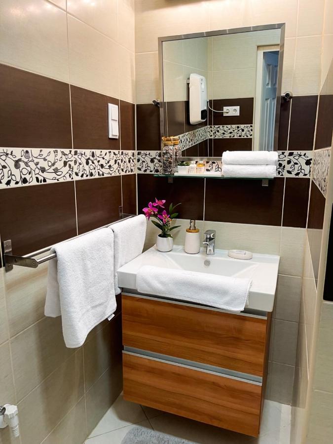 Greatforest Rosehill 1 Apartman Debrecen Buitenkant foto